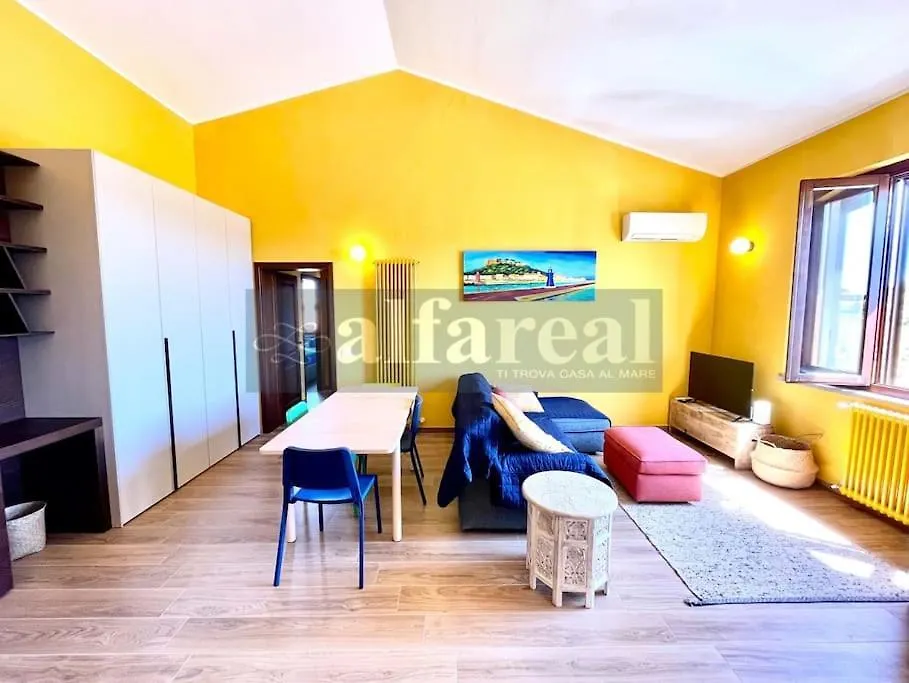 Attico Porto, Ristrutturato Con Terrazza E Wifi! By Alfareal Castiglione della Pescaia